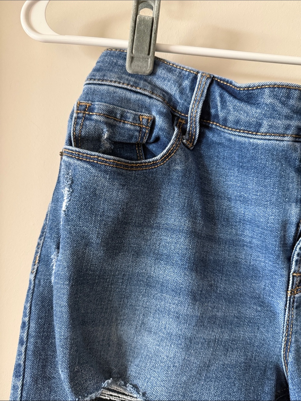 Old Navy Distressed Denim Bermuda Shorts - Picture 2 of 7
